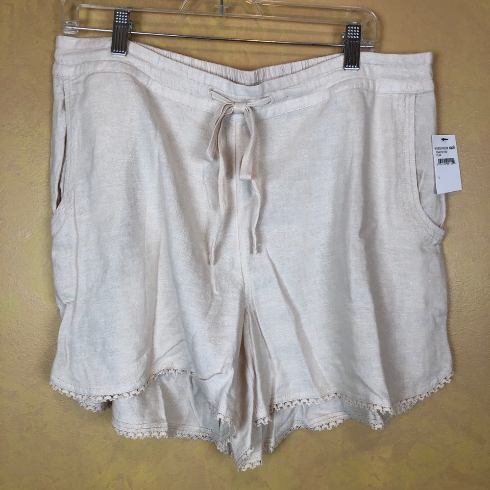 Woman’s shorts, size large